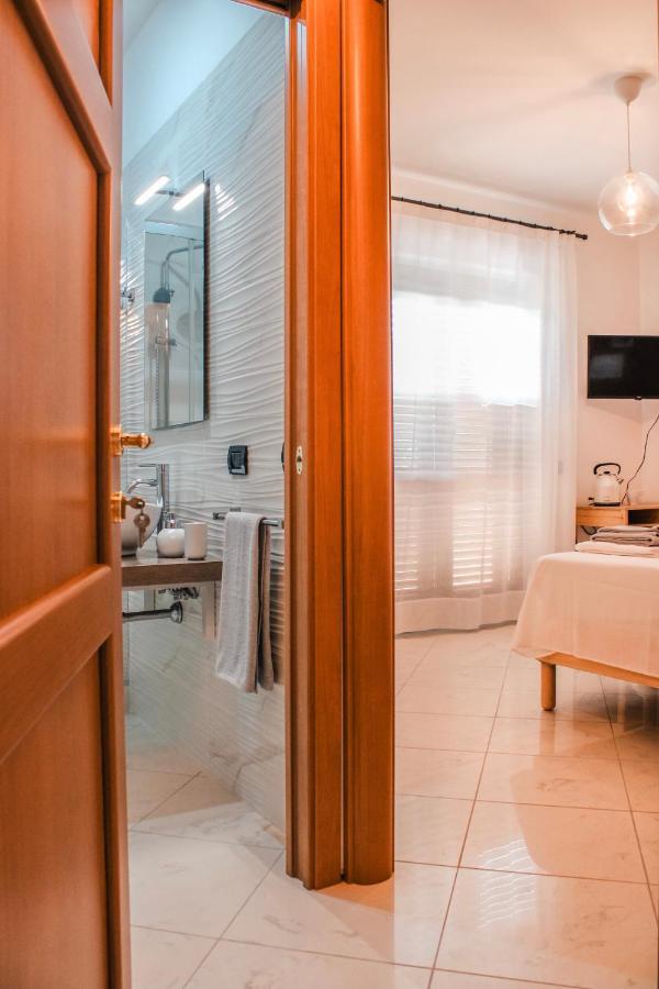 Magna Grecia B&B E Appartamenti 카울로니아 마리나 외부 사진