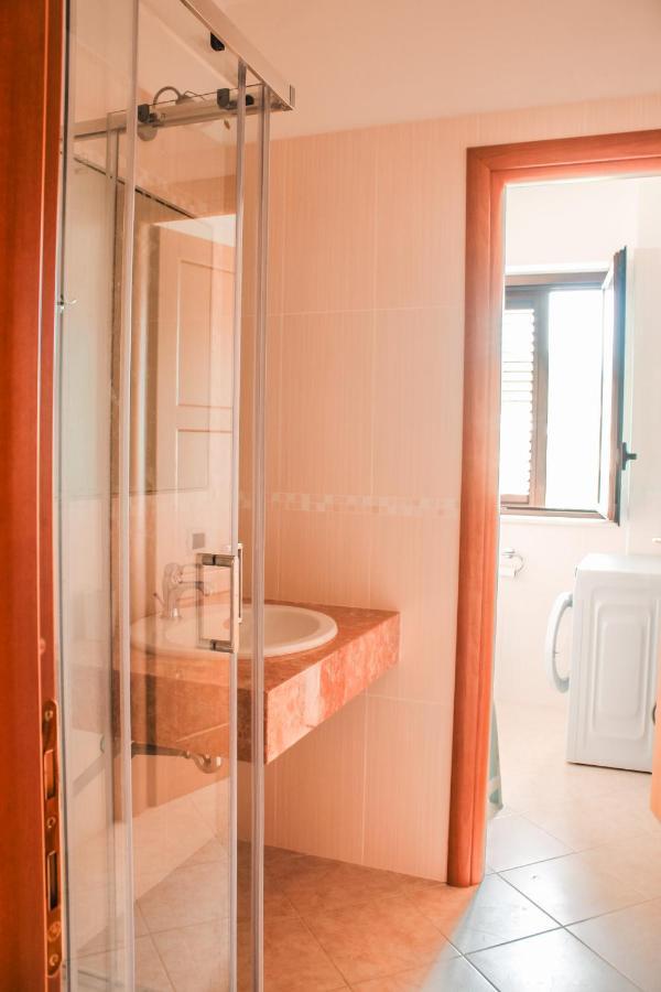 Magna Grecia B&B E Appartamenti 카울로니아 마리나 외부 사진
