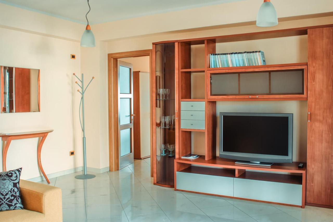 Magna Grecia B&B E Appartamenti 카울로니아 마리나 외부 사진